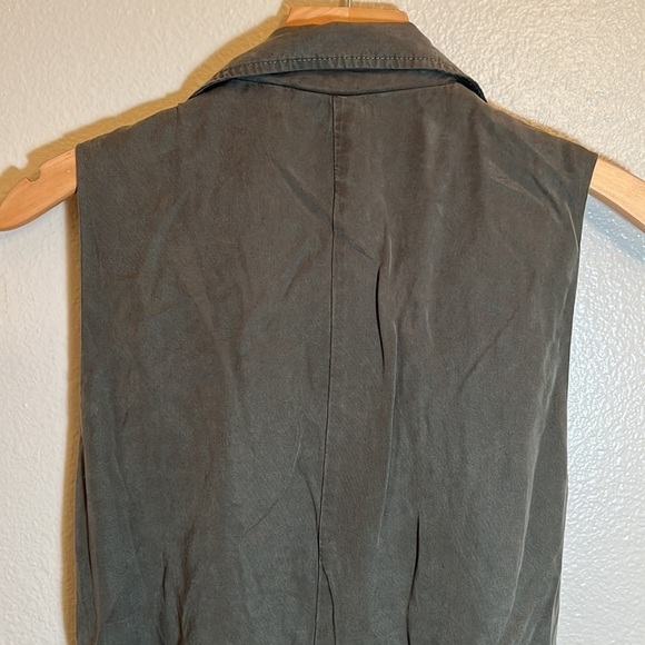 Miami Army Green Vest - Picture 8 of 13